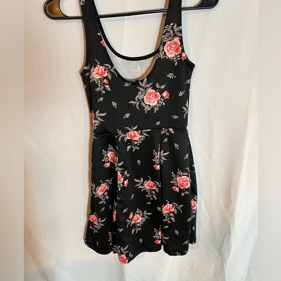 Divided Dresses & Skirts - H&M (Divided) juniors sleeveless dress